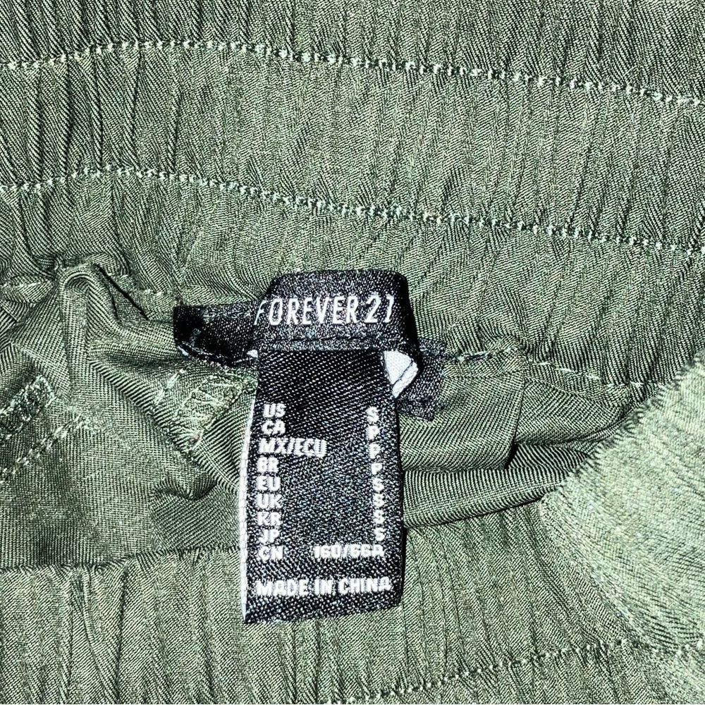 Forever 21 Cargo Pants - Picture 4 of 4